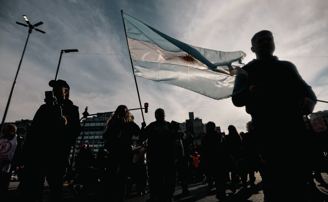 Los analistas coinciden en que el éxito de Milei en el combate a la inflación es su principal capital político de cara a las elecciones legislativas de octubre. Foto: EFE/Archivo