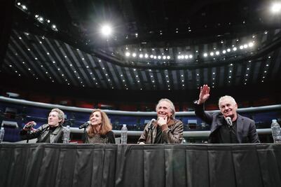 Alzan la voz contra Donald Trump