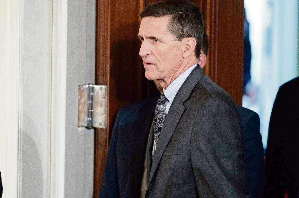 Rechaza colaborar. Se prevé que el ex asesor de Seguridad Nacional Michael Flynn mande al Senado una carta con motivos por los que no declarará (EVAN VUCCI. AP)