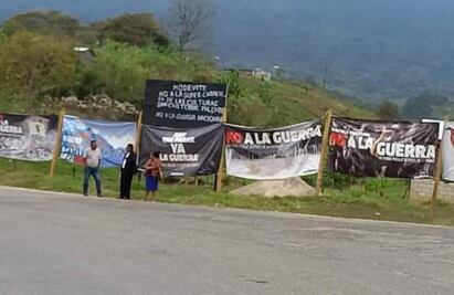 Indígenas tzeltales bloquean carretera en Chiapas para pedir alto a la guerra en Ucrania