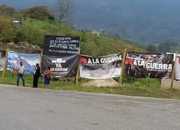 Indígenas tzeltales bloquean carretera en Chiapas para pedir alto a la guerra en Ucrania