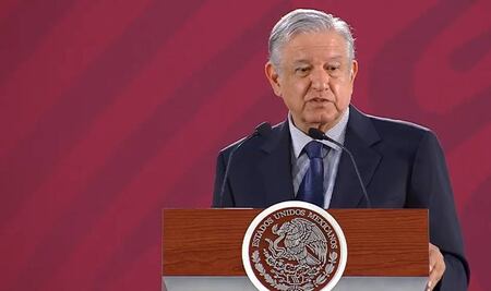 AMLO dice que ha recibido 100 solicitudes de funcionarios para viajar al extranjero