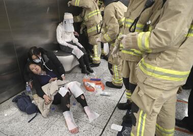 Video. Bomba molotov en metro de Hong Kong deja 18 heridos