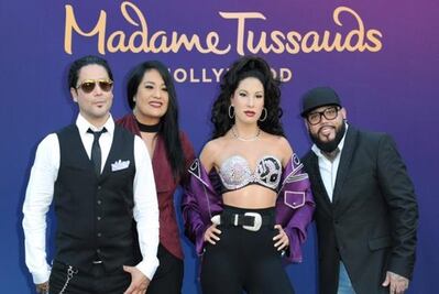 Figura de cera de Selena Quintanilla emociona a su familia