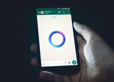 Meta lanza su propia de inteligencia artificial que competirá con ChatGPT; "es independiente a Meta AI", afirma Zuckerberg