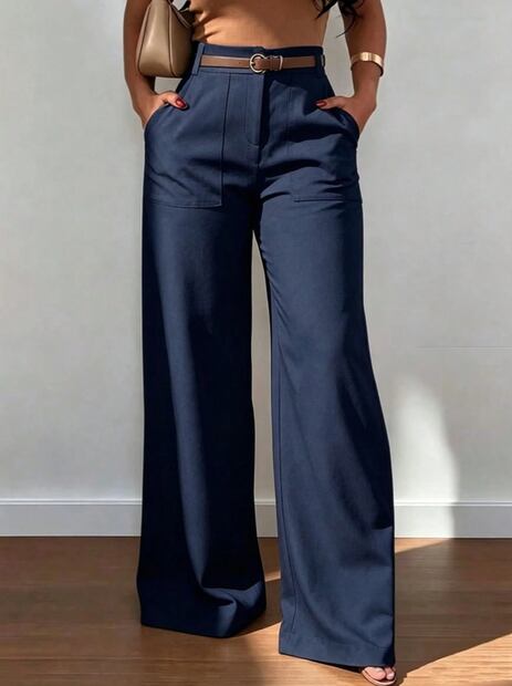 Combina tu wide leg con blusas ajustadas y fajadas, junto a unos tacones para alargar y estilizar las piernas. Foto: Shein