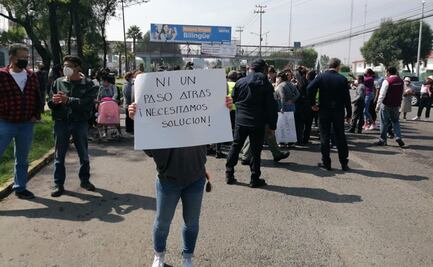 Afectados por inundaciones en Atizapán bloquean avenida Adolfo López Mateos 