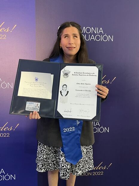 Edna, la influencer con discapacidad visual que se impuso a los obstáculos