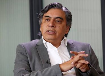 Precipitado, subir tasa de interés: Esquivel