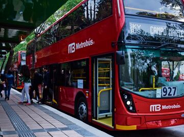 Caos en Metro y Metrobús de la CDMX; usuarios reportan retrasos en Líneas 2, 3 y 5