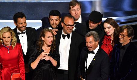 Coda, en la que actúa Eugenio Derbez, da la sorpresa y se lleva el Oscar a Mejor película 
