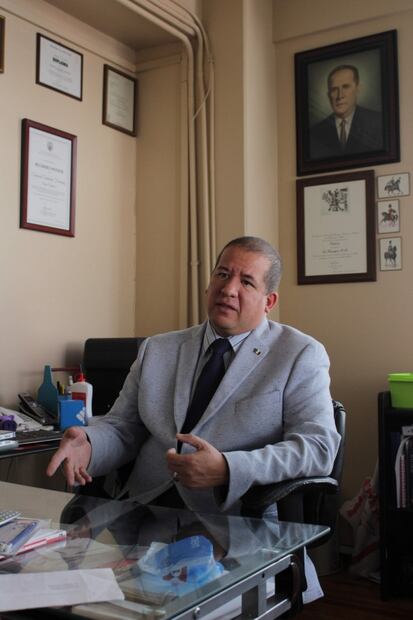 El local con más de un siglo de vender banderas