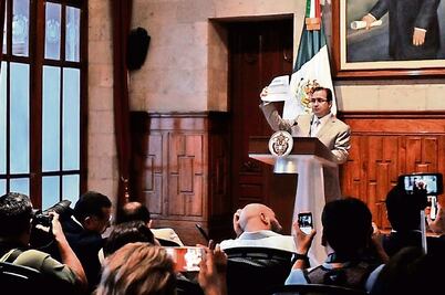 Presenta Javier Duarte declaración de bienes