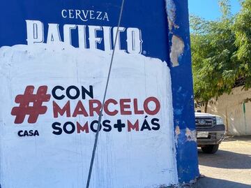 Pintan bardas a favor de Marcelo Ebrard en Culiacán