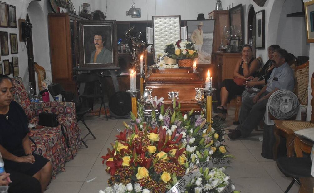 Durante la madrugada solo personas cercanas estuvieron acompañando al actor.  Foto: Armando Pereda