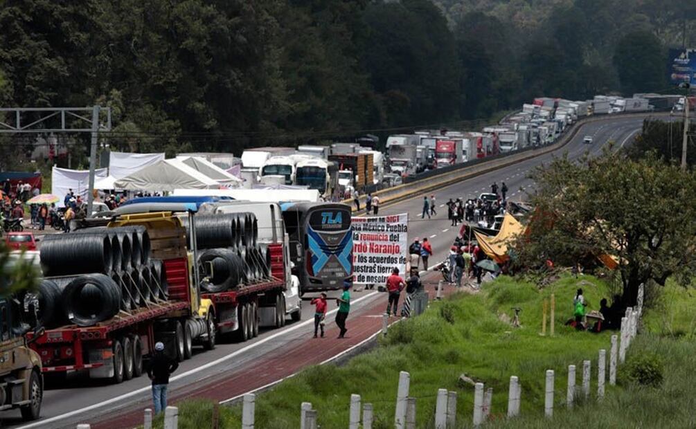 “Nosotros pedimos a la Guardia Nacional que una vez resuelto el tema se tenga un flujo seguro y expedito para evitar accidentes y robos”. comentó el presidente de Canacar
FOTO: MIREYA NOVO/CUARTOSCURO.COM