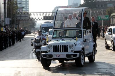Episcopado y Nunciatura se deslindan de subasta de Papamóviles