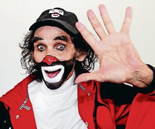 Cepillín, en contra del cierre de teatros por la noche