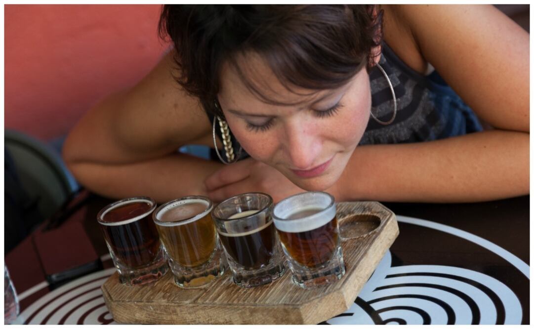 Disfruta de 130 etiquetas de mezcal. (Foto: Rodrigo Lopez Aldana)