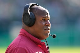 Hijo del entrenador de los Chiefs es arrestado por presuntamente disparar a su madre
