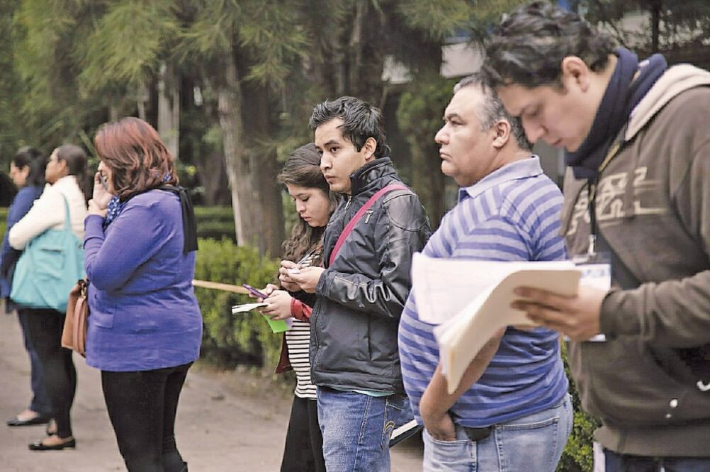 Maestros se presentaron en el Centro de Desarrollo Informático Arturo Rosenbluet h , una de las sedes para aplicar examen de evaluación (ALEJANDRA LEYVA. EL UNIVERSAL)