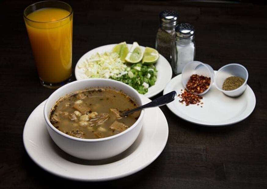 Prepara un pozole perfecto y delicioso evitando estos errores