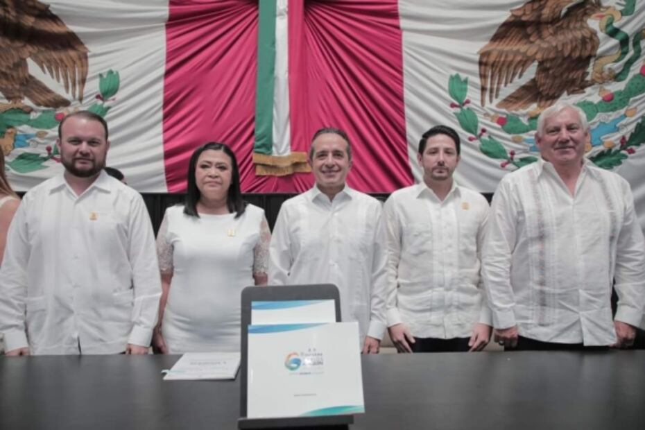 Reconstruir Q. Roo, mi legado, dice gobernador Carlos Joaquín en último Informe