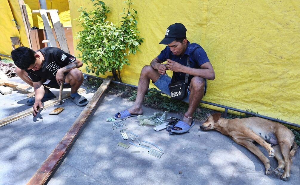Migrantes regresan al Parque Guadalupe Victoria; reconstruyen campamento con menos recursos y habitantes. Berenice Fragoso