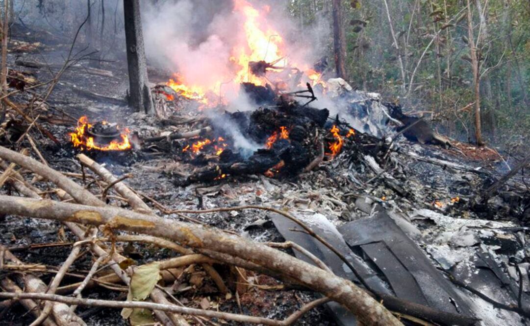 Una avioneta privada con 10 pasajeros y dos tripulantes abordo se estrelló hoy en la provincia de Guanacaste, Pacífico norte de Costa Rica. (EFE/ Cortesía Ministerio de Seguridad Pública)