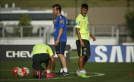 Dunga mantiene a Neymar en la banca
