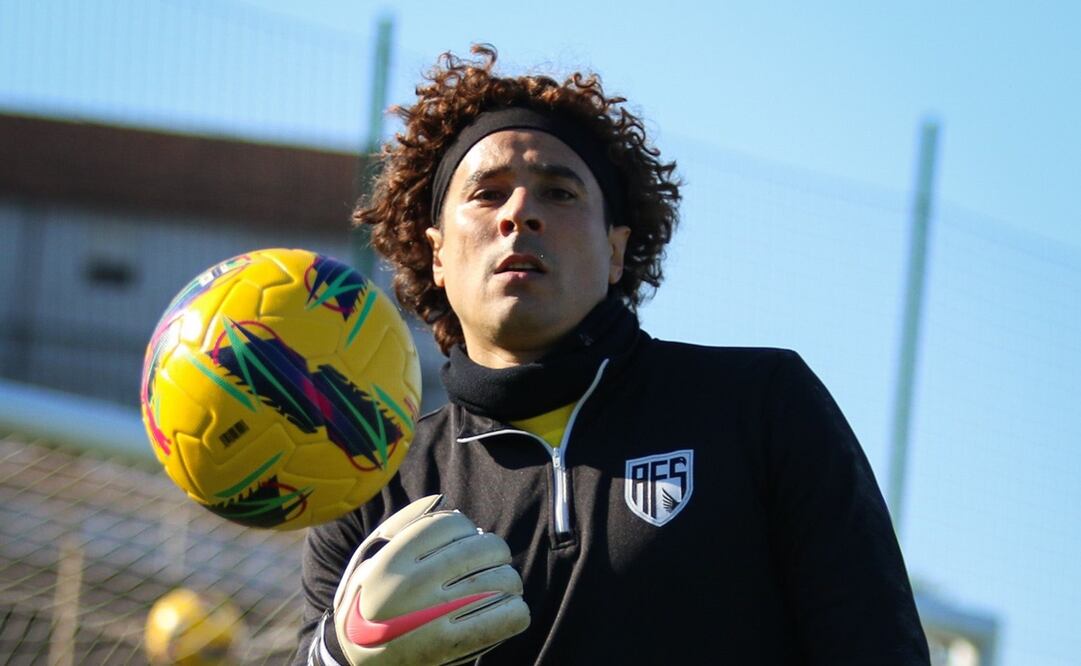 FOTO: Guillermo Ochoa reaparece con el AVS 