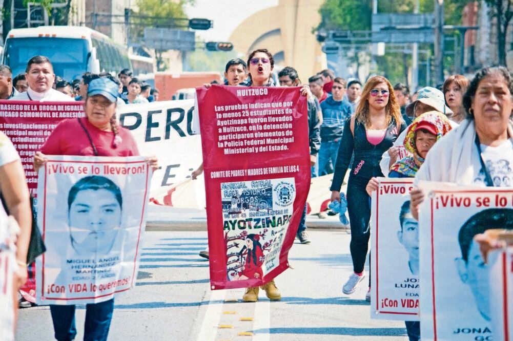 La PGR busca reforzar las pruebas que analizaron los magistrados en el caso Ayotzinapa (ARCHIVO EL UNIVERSAL)