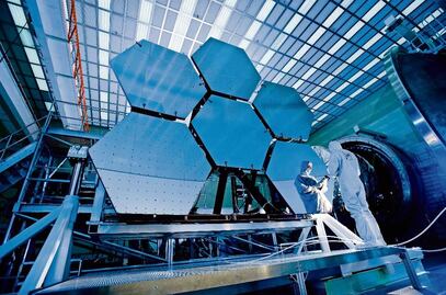 Lanzamiento del telescopio "James Webb" no llegará al espacio antes de la víspera de Navidad 