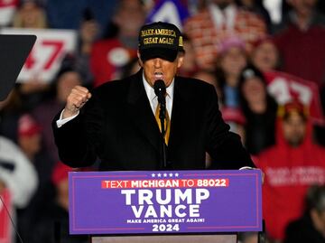 "No soy un nazi, soy lo opuesto a un nazi", afirma Trump en un mitin; exempleado asegura magnate encaja en definición de fascista