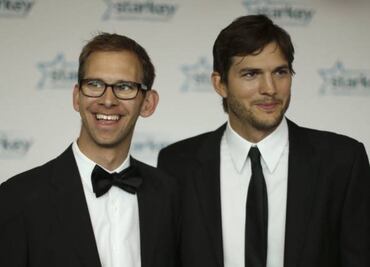 Ashton Kutcher se quebró al revelar los problemas de salud de su hermano mellizo Michael
