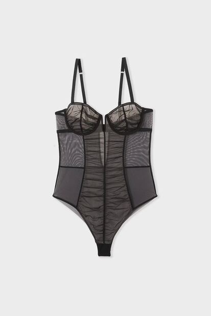 Las transparencias destacan en la nueva colección de Etam. Foto: Especial