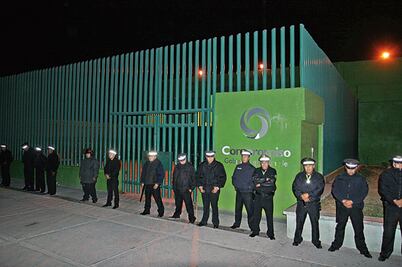 Itzel Nayeli ingresa a penal de Neza