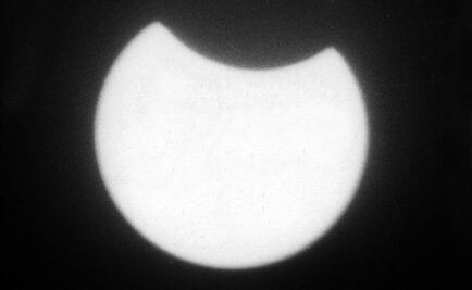 NL desmiente suspensión de clases por eclipse 