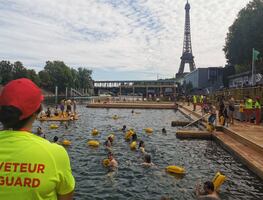 París reabre el Sena para los bañistas más de un siglo después; permanecerá abierto hasta el 31 de agosto
