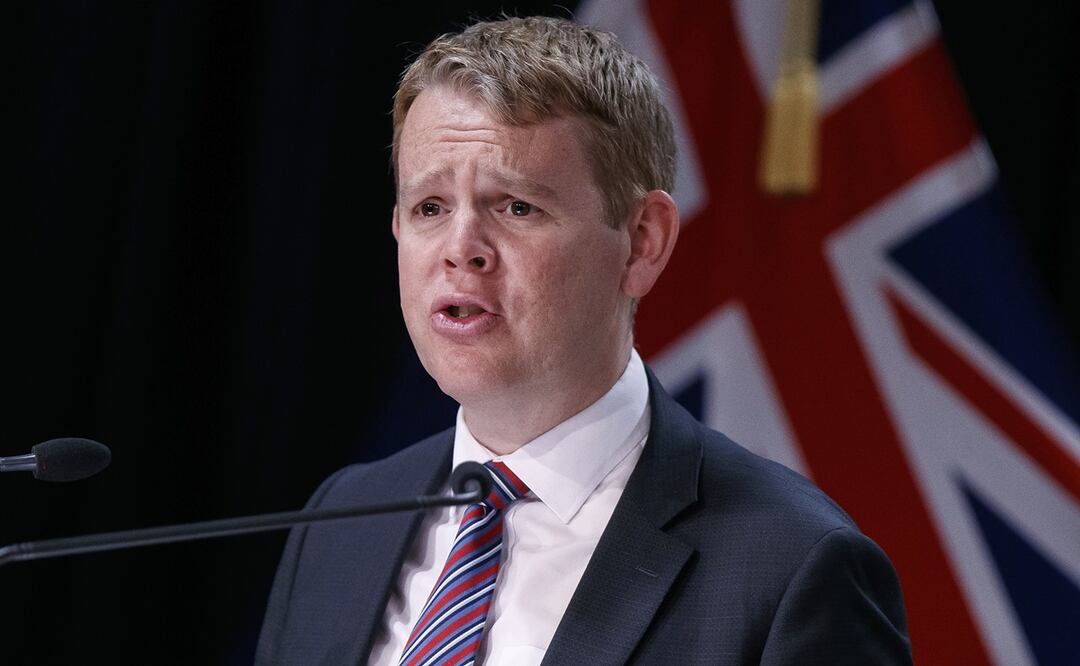 El ministro encargado de la respuesta del Covid-19 en Nueva Zelanda, Chris Hipkins, el 28 de octubre de 2021 en Wellington. Foto: AP
