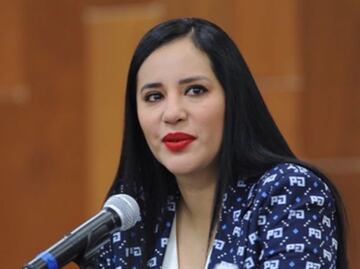 Notifican a Sandra Cuevas su destitución por un año; "A ver si pueden quitarme", dice