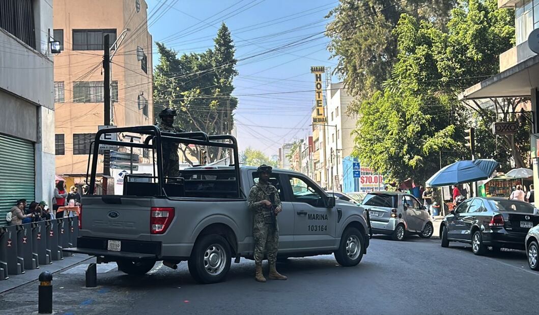 Marina y la Secretaría de Seguridad Ciudadana de la Ciudad de México realizan un operativo contra la piratería en la plaza comercial “México Mart”. Foto: Iván Montaño/EL UNIVERSAL
