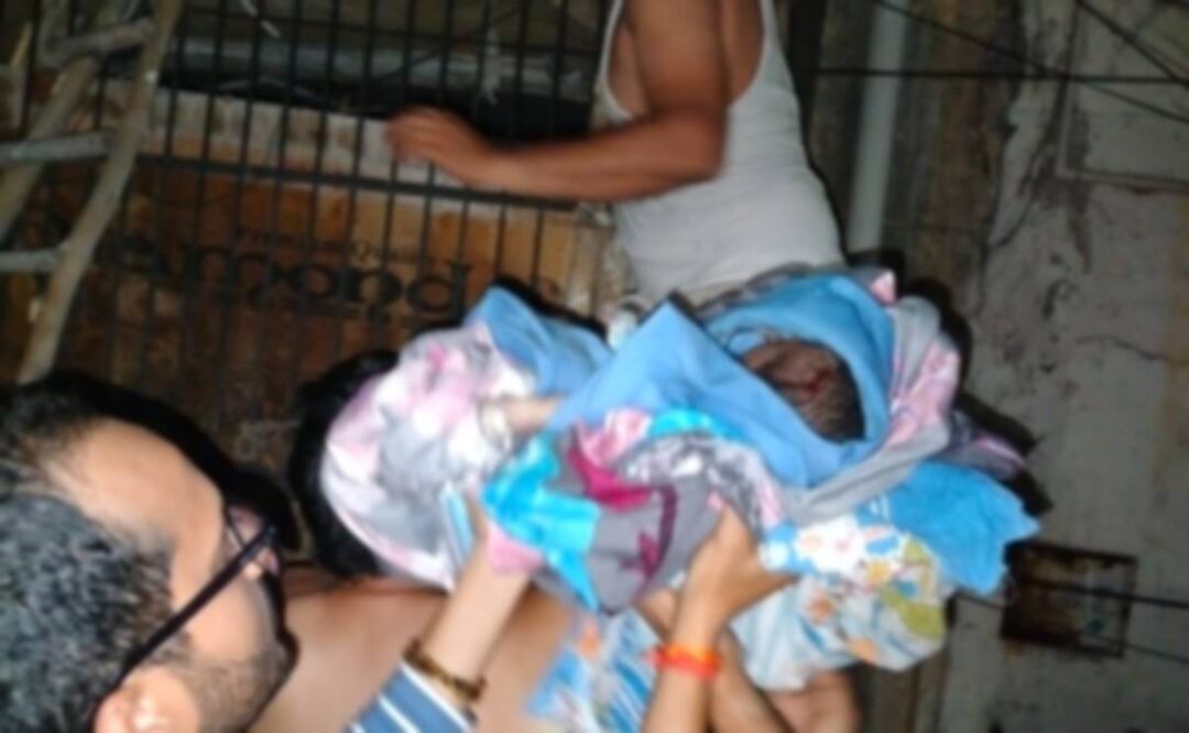 Las autoridades elevaron a siete el número de bebés muertos en el incendio registrado cerca de la medianoche del sábado en un hospital infantil de Nueva Delhi, informaron hoy fuentes oficiales. FOTO: X @iShamseAlam