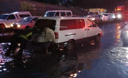 Registran encharcamientos en zonas de la CDMX tras lluvia de este martes 