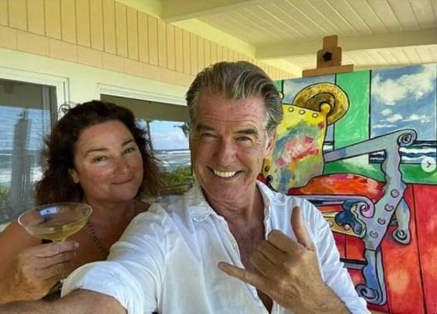 Pierce Brosnan defiende a su esposa ante las críticas: "Amo cada curva de su cuerpo"