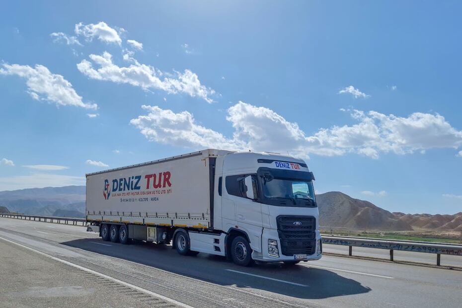 Esta licencia permite conducir vehículos de carga o transporte de mercancías. Foto: Pexels