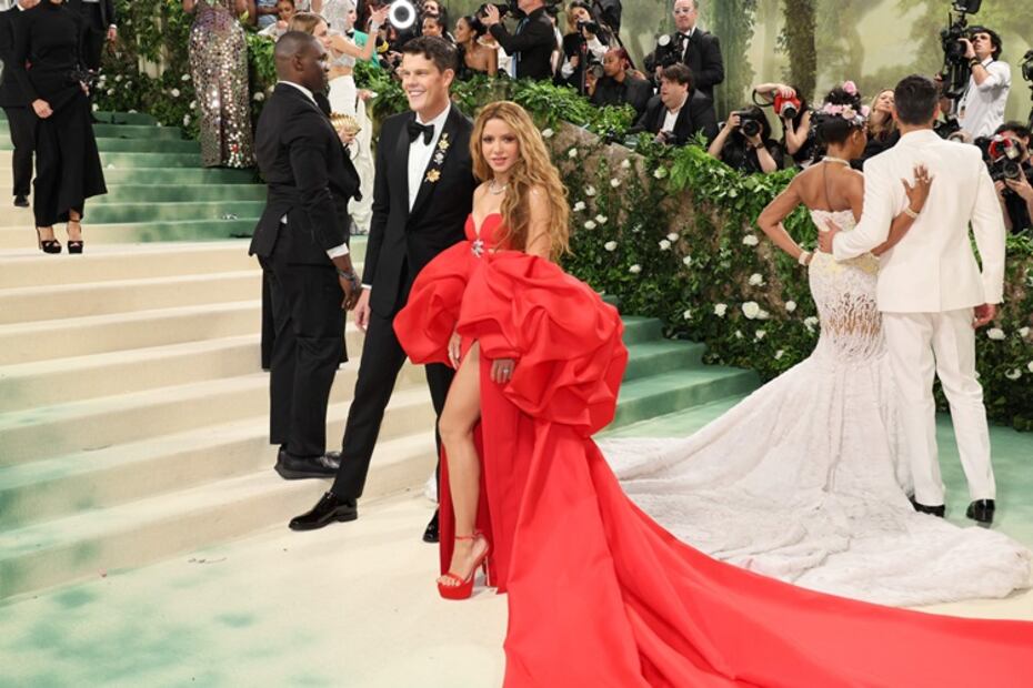 Shakira en un vestido de Carolina Herrera para su primera Met Gala. Foto: AFP.