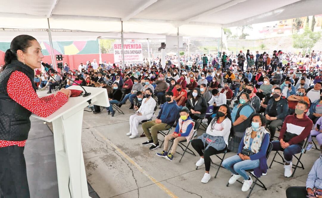 La jefa de Gobierno, Claudia Sheinbaum, durante la inauguración del Pilares La Conchita, ubicado en la alcaldía de Álvaro Obregón, el cual tiene por objetivo acercar la educación y cultura a las comunidades. Foto: Tomada de Twitter