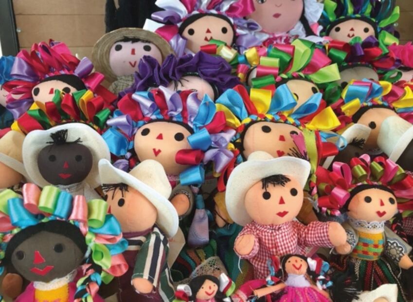 Venta de muñecas otomíes auxilia a la recuperación económica queretana