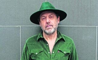 Amigo de Alejandro Marcovich pide frenar rumores sobre el estado del guitarrista: "Está delicado, pero está vivo"